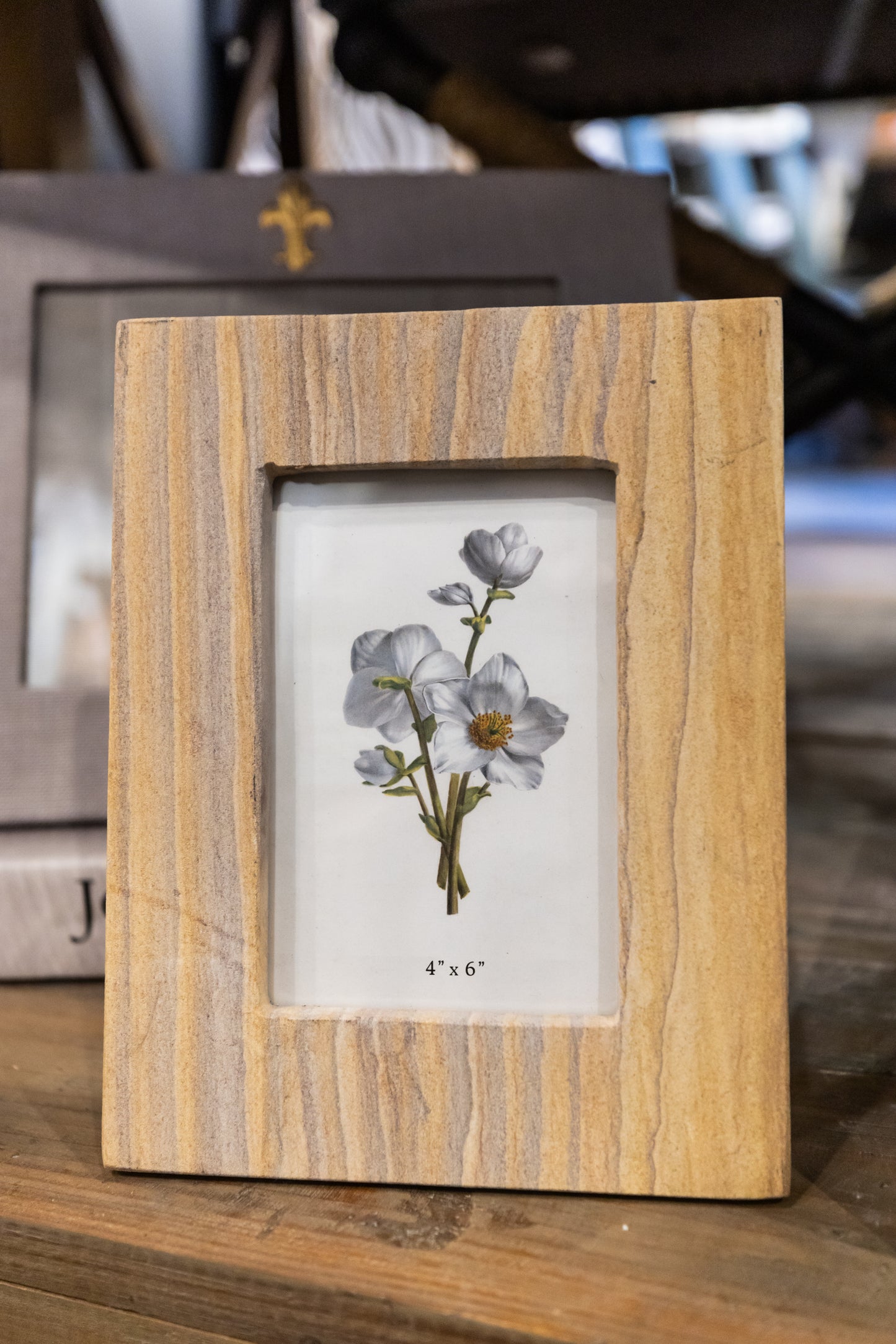 LOOKS LIKE WOOD CERAMIC 4 X 6 PICTURE FRAME