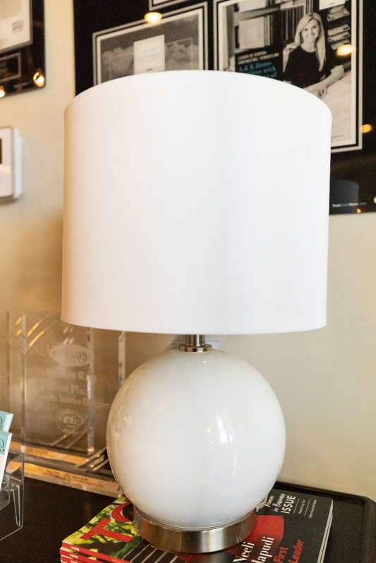 WHITE CERAMIC GLOSS LAMP